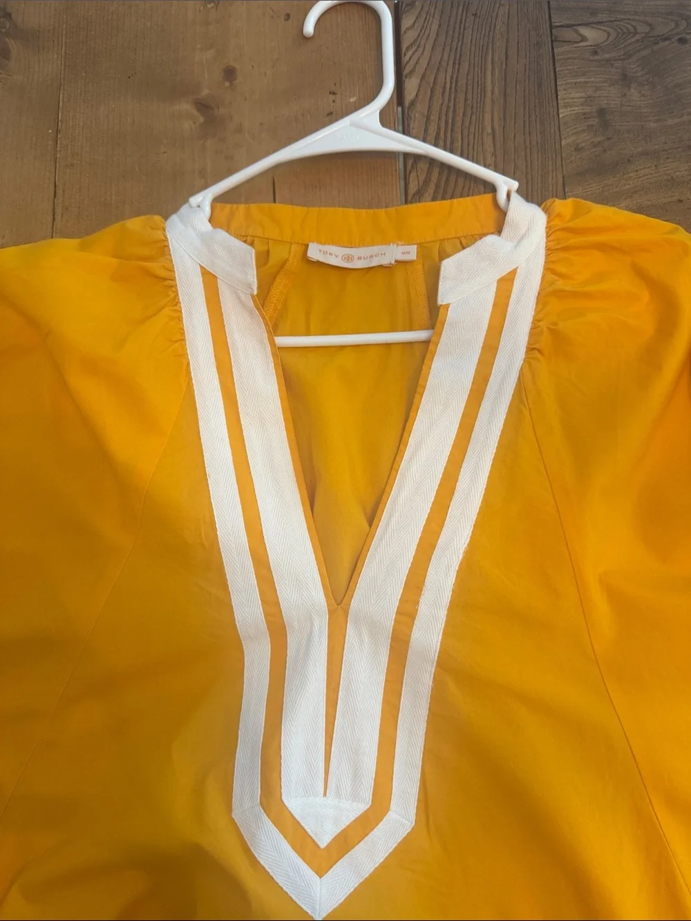 Tory Burch Women’s Marigold Yellow V-Neck Puff sleeved tunic w/white trim Sz Med